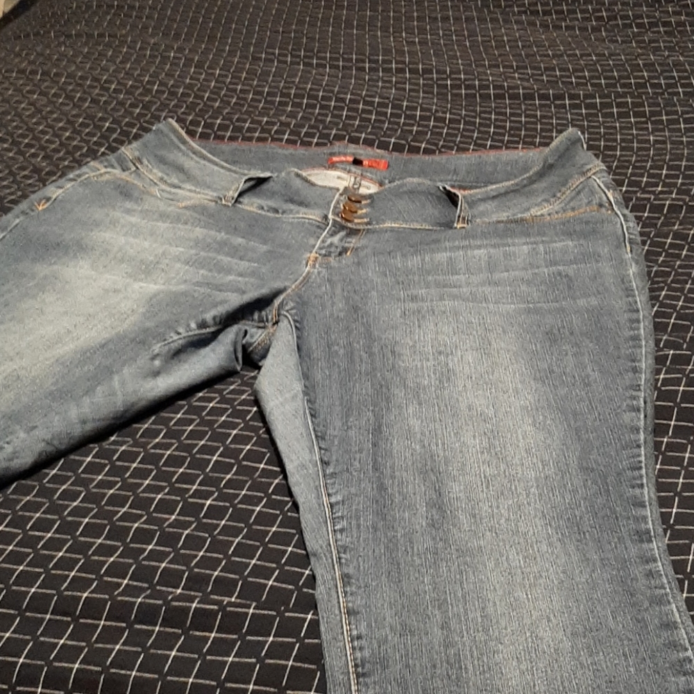 Stretch Booty Poppin jeans
